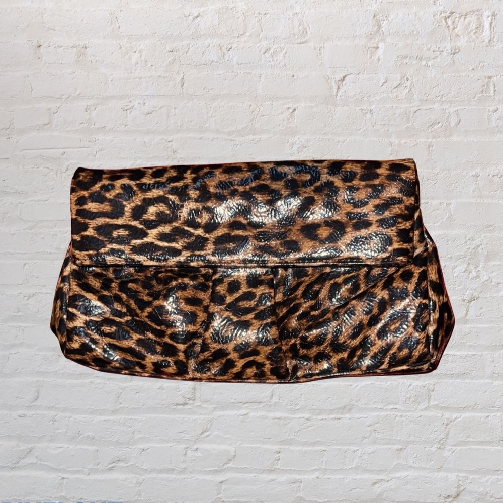 Vintage Leopard clutch w handle